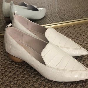 Jeffrey Campbell white pointed toe loafer size 6